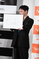 地元の兵庫が温かい町であることをアピールする川西拓実。