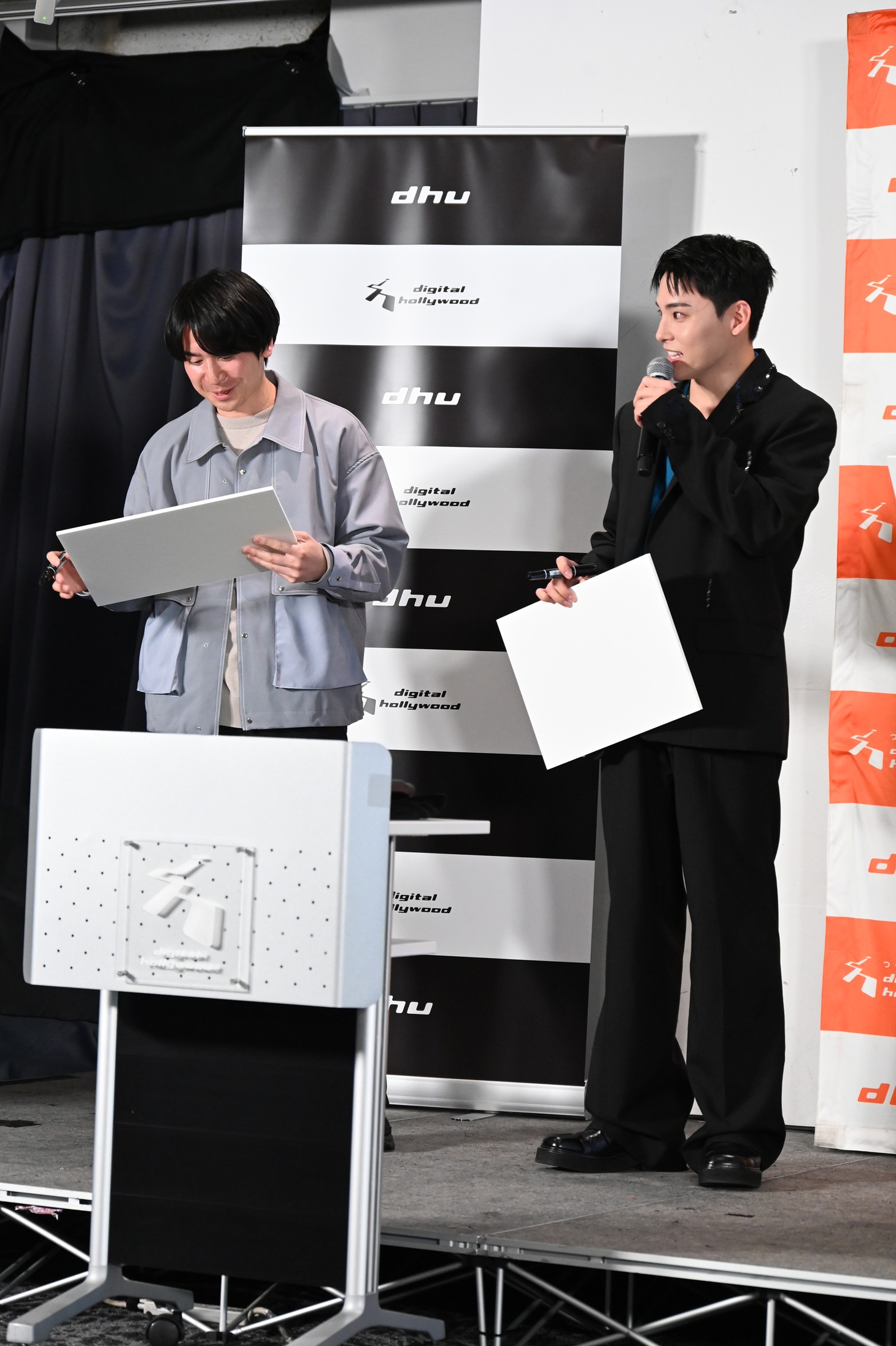 「川西主演の映画を撮影するとしたら、どういう映画？」という質問で、風間太樹監督に「趣味は？」と探られ、「カンニングですよ！」と川西拓実が指摘。