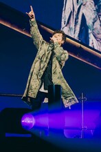 岡野昭仁（Vo）（撮影：入日伸介）