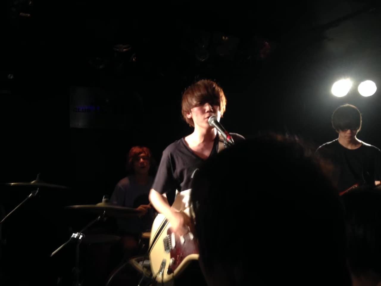 田代バンドの初ライブの様子。