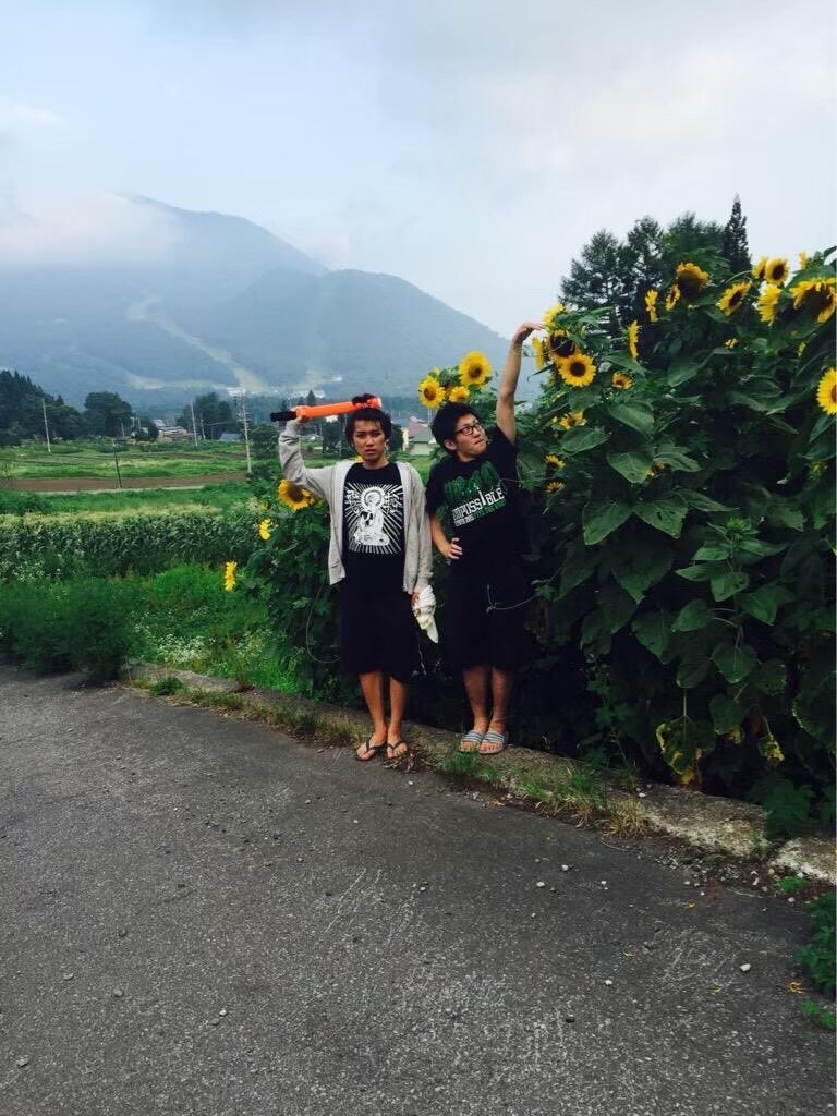 バンド名の由来となった古鳥氏と一緒に。