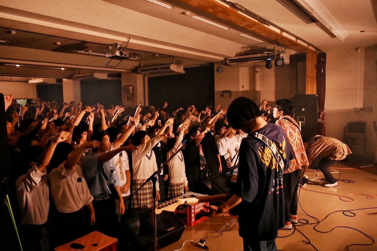 文化祭ライブの様子。