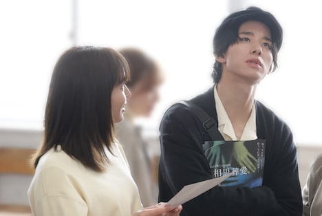 左から広瀬アリス、佐藤景瑚。(c)フジテレビ