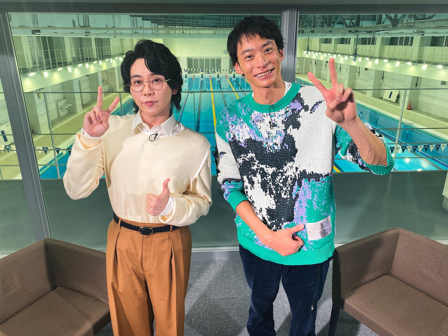 人気画像10位は「ミセス大森元貴が入江陵介に語る音作りの極意、NHK『スイッチインタビュー』」より、大森元貴（Mrs. GREEN APPLE）、入江陵介。（写真提供：NHK）
