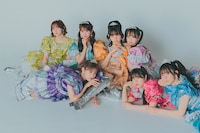 「INPOST」創刊号より、FRUITS ZIPPERの写真。