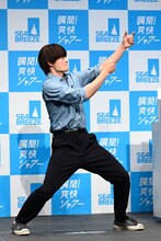 「ソーラン節」のお題でオタ芸を打つ佐野勇斗（M!LK）。