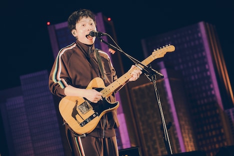 石原慎也（Vo, G）（撮影：山川哲矢）