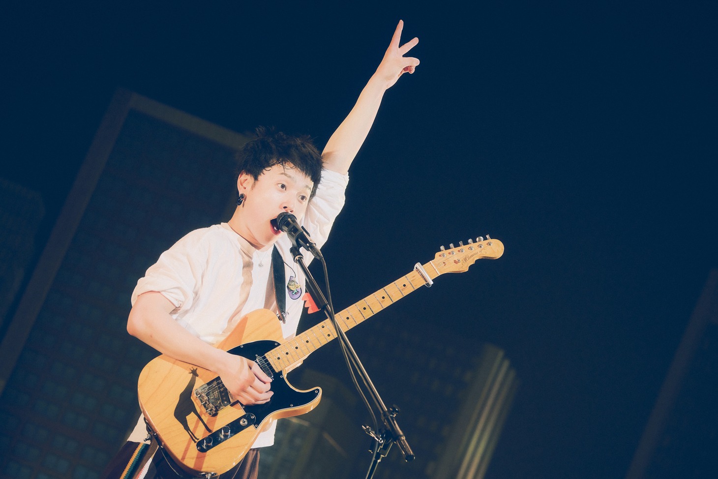 石原慎也（Vo, G）（撮影：山川哲矢）