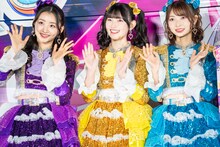 左から超ときめき♡宣伝部の杏ジュリア、菅田愛貴、辻野かなみ。
