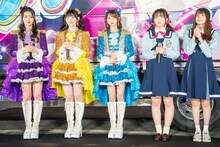 左から杏ジュリア、菅田愛貴、辻野かなみ、藤寺美徳、平塚紗依。