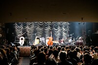 「soraya 1st Album Release Live "ゆうとぴあは そこに"」の様子。