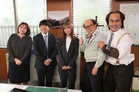 左から丸山礼、秋山寛貴、北野日奈子、松尾駿、岡部大。(c)フジテレビ