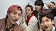 人気画像9位は「東方神起が男4人で小田原ドライブ、記念のプリクラ公開中」より、左から兼近大樹(EXIT)、満島真之介、東方神起。(c)日本テレビ