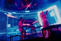 「YOASOBI ZEPP TOUR 2024 “POP OUT”」の様子。