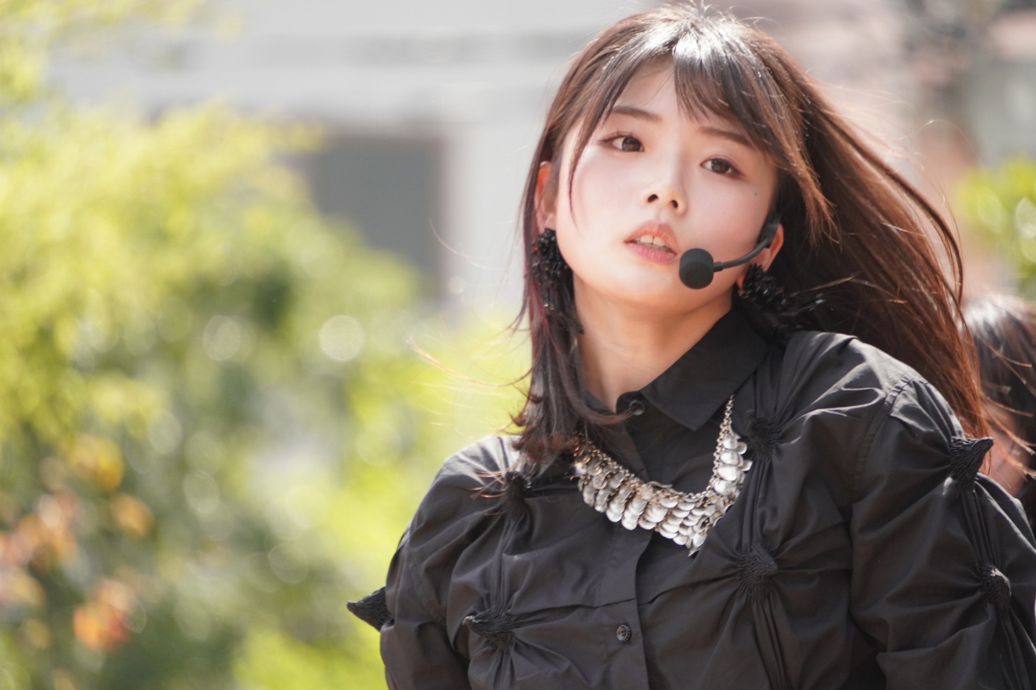 MOMO (c)OVERSE