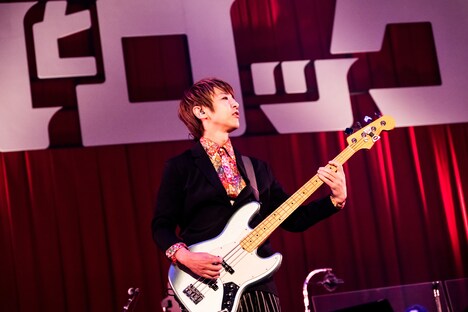 JIRO(B / GLAY)(撮影:石井麻木)