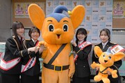 虹のコンキスタドールのメンバーが1日警察署長に　制服に袖を通し「身が引き締まる思いです」