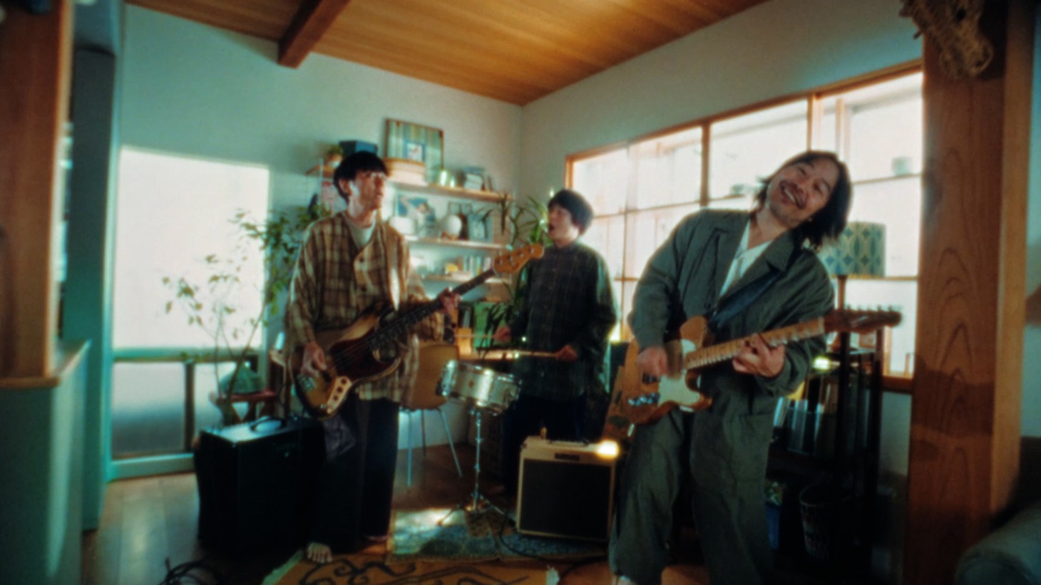 「鏡月Green」Web CM 「たのしいお酒がいいお酒」編より。