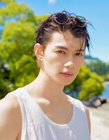 佐野勇斗「Here, Now!」楽天ブックス限定版表紙 (c)SDP