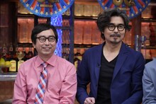 左からおいでやす小田、小澤征悦。(c)読売テレビ