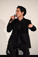 印象に残っているシーンを説明する錦戸亮。