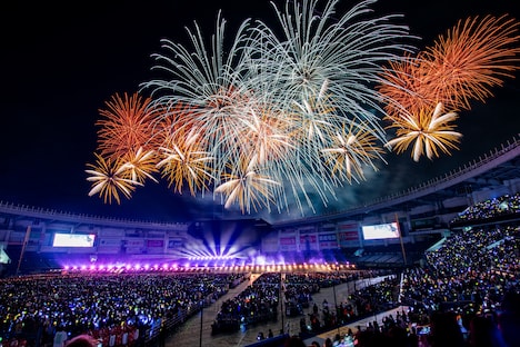 「King & Princeとうちあげ花火」千葉・ZOZOマリンスタジアム公演より。