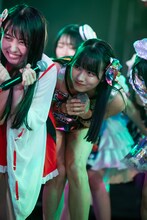 虹のコンキスタドール「『マイレージラブツアー！～キミとふたり飛べたらいいなあ♡Supported by ANA～』新宿BLAZE ～虹コン10周年特別公演～」の様子。