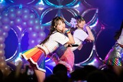 虹のコンキスタドール「『マイレージラブツアー！～キミとふたり飛べたらいいなあ♡Supported by ANA～』新宿BLAZE ～虹コン10周年特別公演～」の様子。