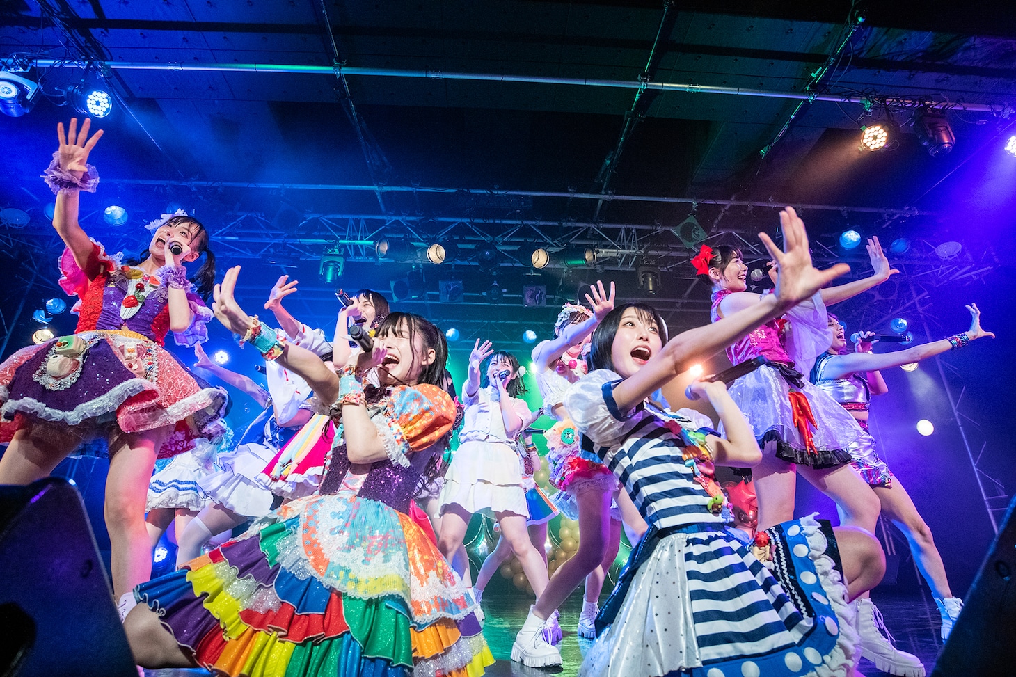 虹のコンキスタドール「『マイレージラブツアー！～キミとふたり飛べたらいいなあ♡Supported by ANA～』新宿BLAZE ～虹コン10周年特別公演～」の様子。