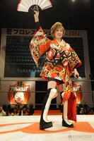 「ニコニコ超会議2015」よりプロレスラー小林幸子。