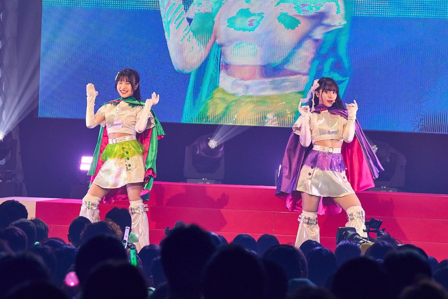 吉瀬真珠と北美梨寧。（提供：スターダストプロモーション）