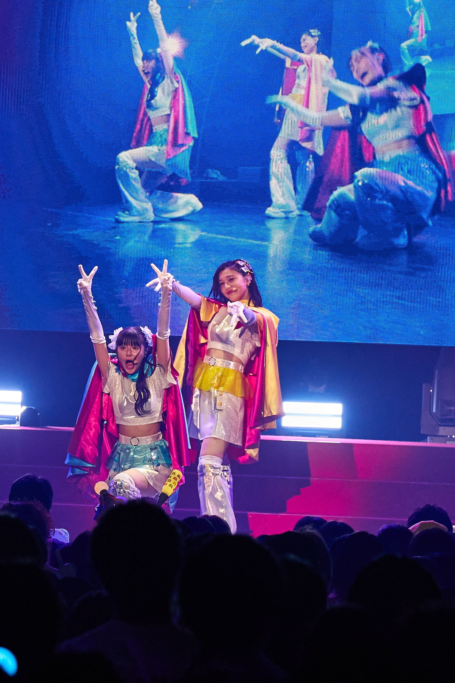 左から藤谷美海、安杜羽加。（提供：スターダストプロモーション）