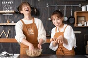 左から小山慶一郎（NEWS）、みきママ。