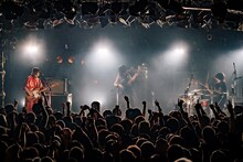 リーガルリリー「Regallily “LIVE HOUSE TOUR 2024”」東京・渋谷CLUB QUATTRO公演の様子。（撮影：藤井拓）