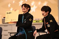 3桁のかけ算が解けたアロハ（左）。