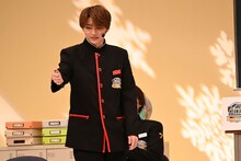 タクヤが“激ハマり”したユーキのビリビリペン。