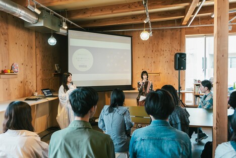 アユニ・Dトークショーの様子。