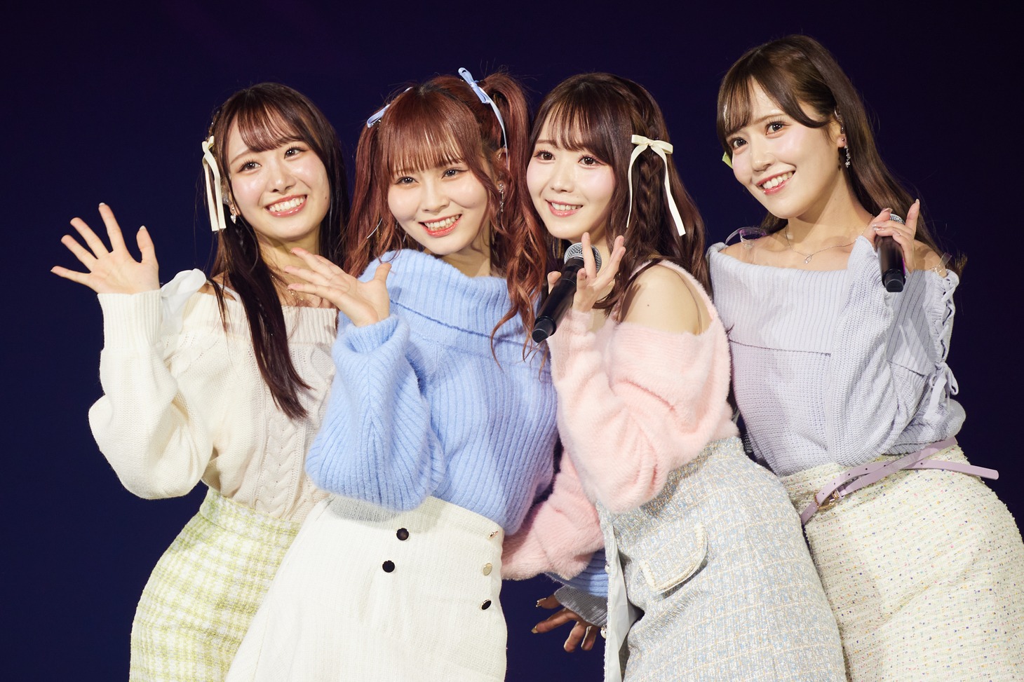 ≠ME「#おふしょるにっと」を披露する瀧脇笙古、大場花菜、大谷映美里、諸橋沙夏。(c)YOANI / ソニー・ミュージックレーベルズ