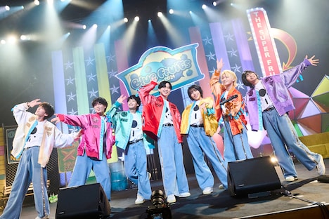 THE SUPER FRUIT（撮影：上溝恭香）