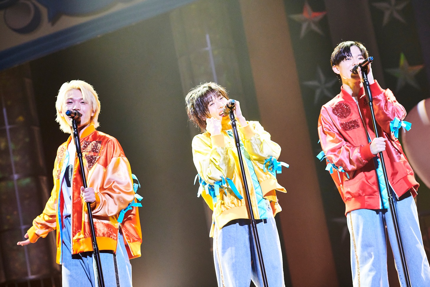 「THE SUPER FRUIT 2nd ONEMAN TOUR - Blue Fruits Tour2024 -」昭和女子大学人見記念講堂公演の様子。（撮影：上溝恭香）