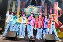 THE SUPER FRUIT（撮影：上溝恭香）