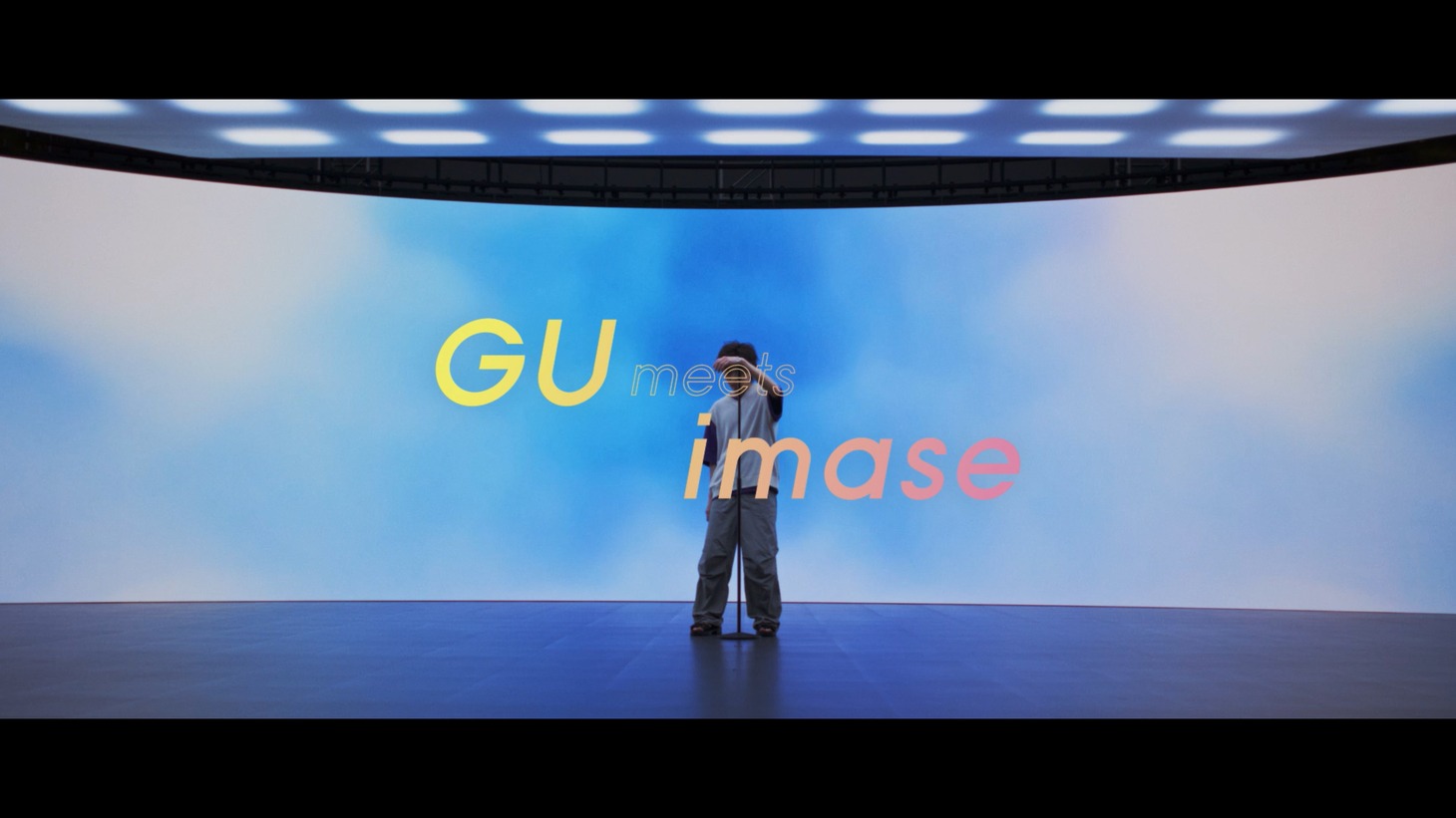 imase「LIT」ミュージックビデオのワンシーン。
