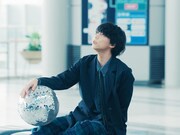 Sano ibuki、謎のミラーボールと出会う