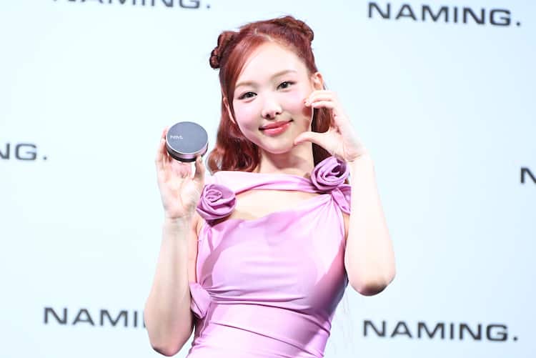 TWICEナヨンが韓国コスメブランドのミューズに就任、多忙の中で美しさ 