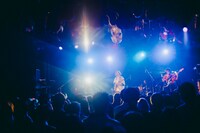 Helsinki Lambda Clubのライブの様子。（Photo by renzo masuda）