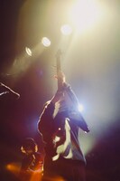 フライングVを掲げる木下理樹（Vo, G / ART-SCHOOL）。（Photo by renzo masuda）