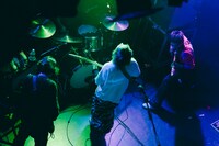 Helsinki Lambda Clubのライブの様子。（Photo by renzo masuda）