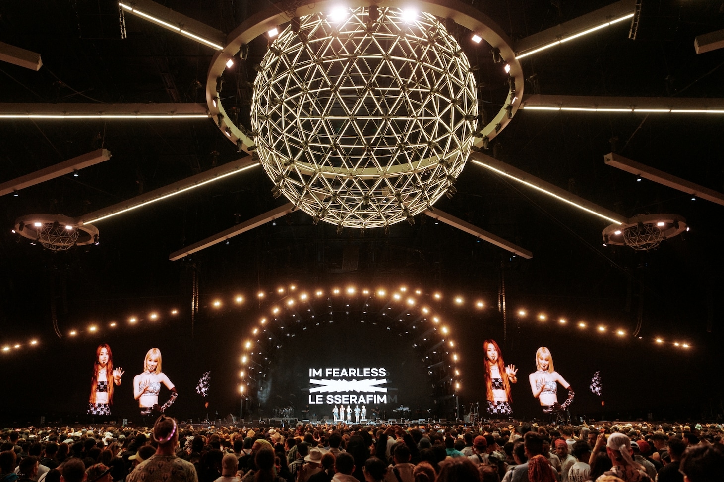 「Coachella Valley Music and Arts Festival」に登場したLE SSERAFIM。（Photo by Natt Lim）