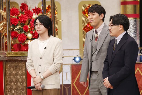 左から大森元貴（Mrs. GREEN APPLE）、オズワルド。 (c)日本テレビ