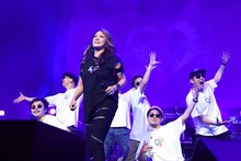 大黒摩季とTeam Black Starz。（写真提供：B ZONE）